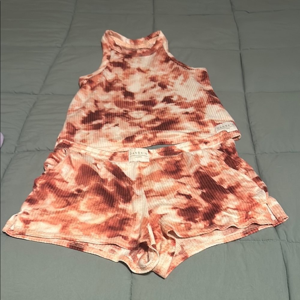 Set by Danskin